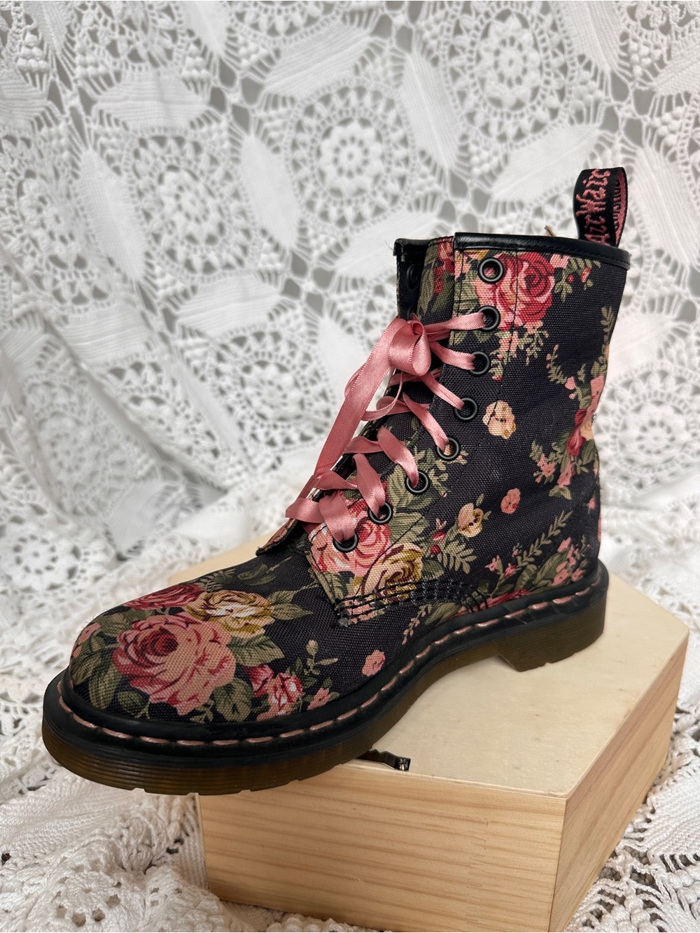 Dr. Martens 1460 Victorian Flowers Floral Canvas Combat Boots Women's Sz 7 RARE - Picture 7 of 15